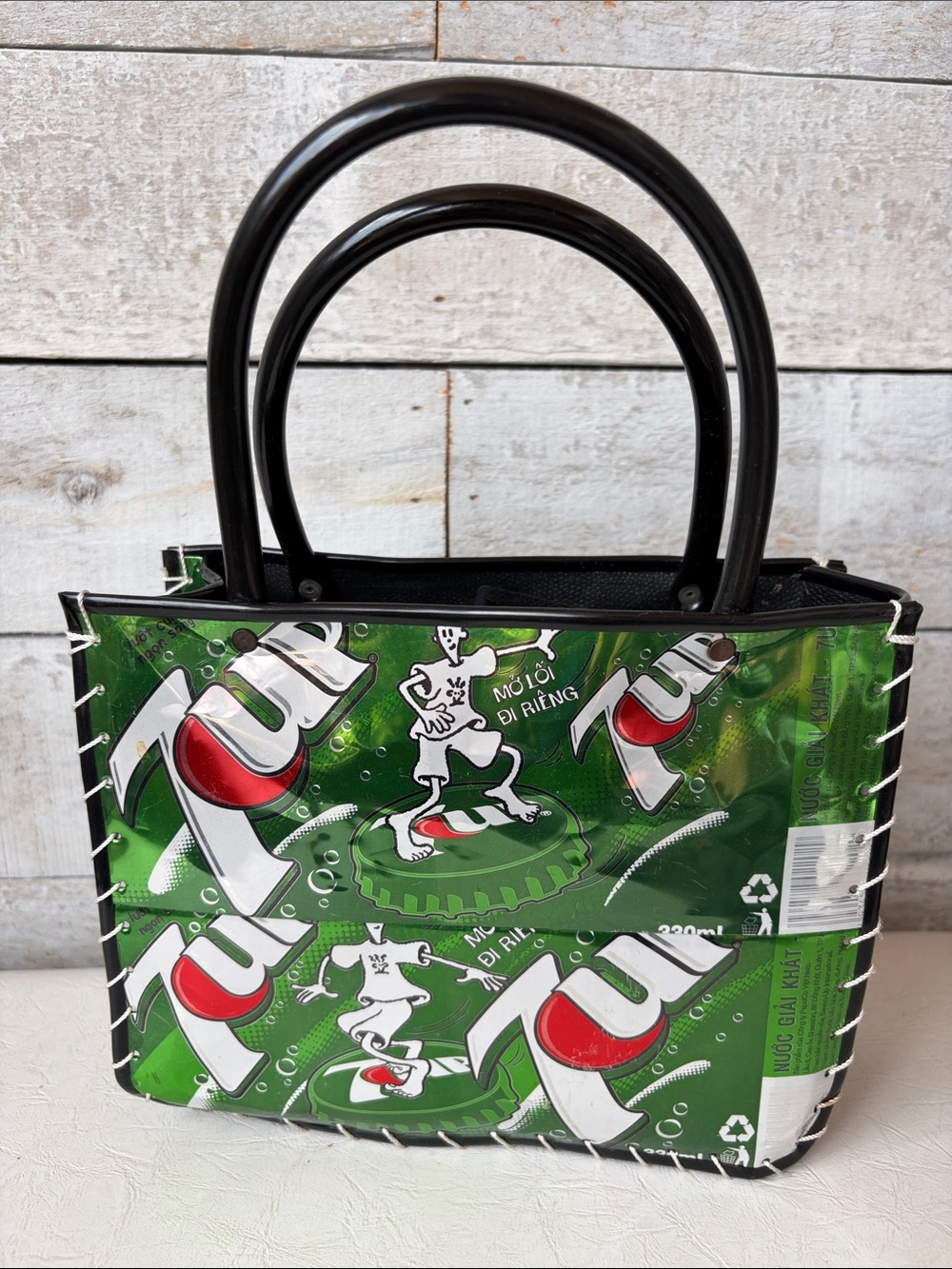 Novelty Fido Dido 7 up tin handbag